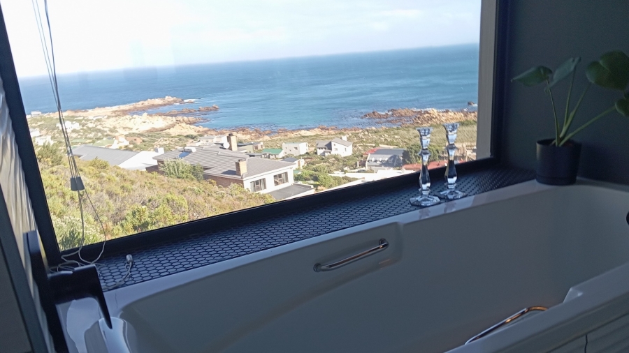 4 Bedroom Property for Sale in Rooi Els Western Cape